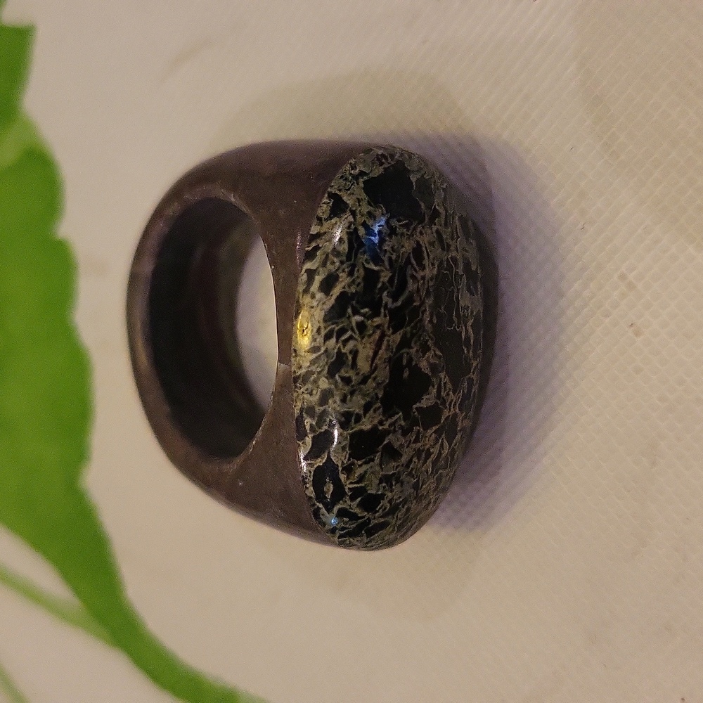 Size 9 Agate Ring